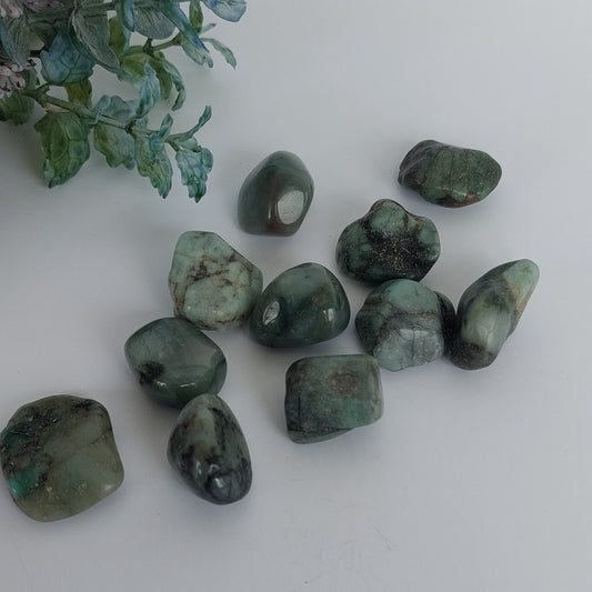 Emerald tumbles
